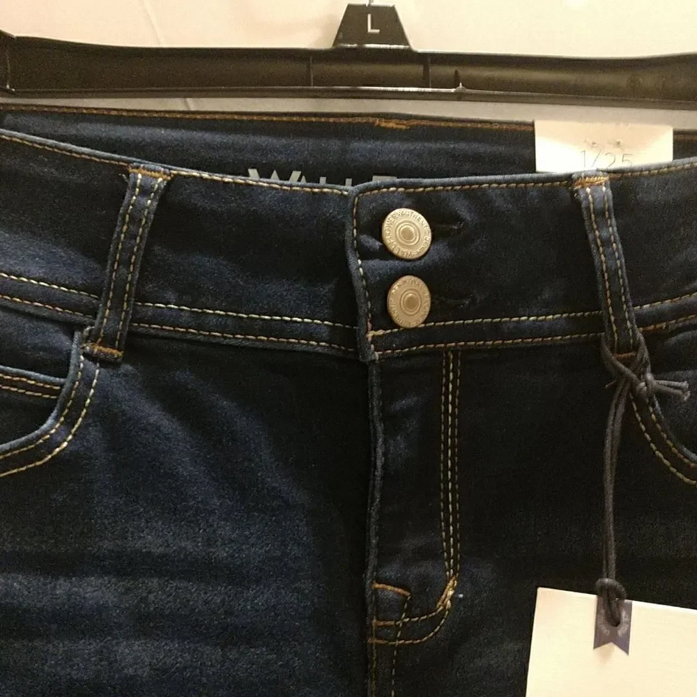 New Bermuda Length Long Jean Shorts Size  25 / 1